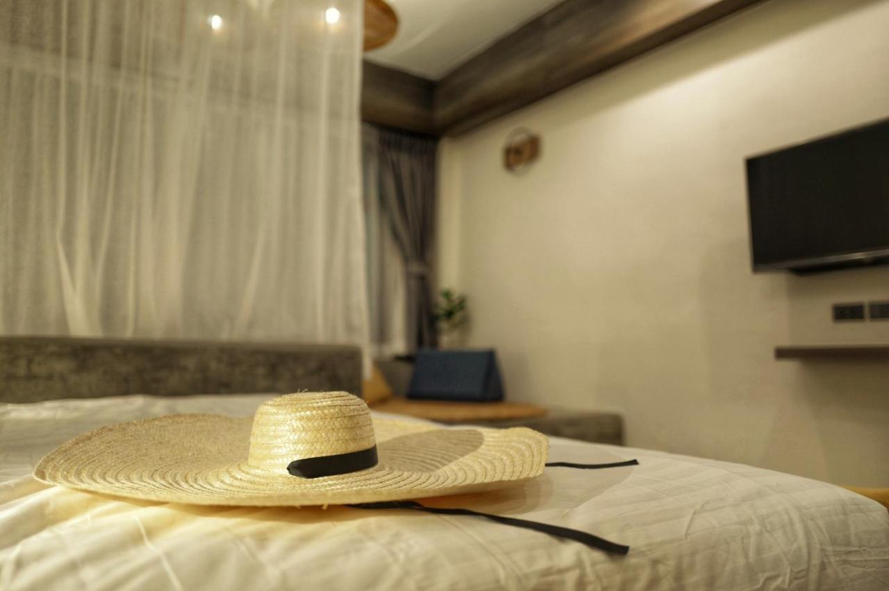 Krung Boutique Hotel Bangkok Exterior photo